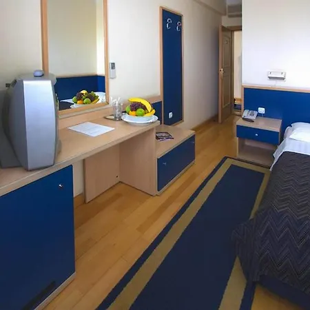 Hotel Cubic 3*