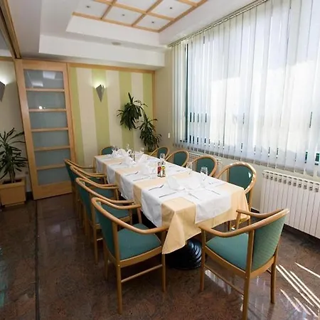 Otel Orijent 22 3*