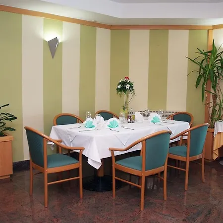 Otel Orijent 22 3*