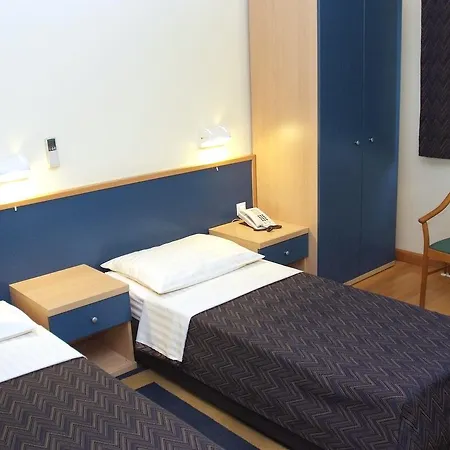 Hotel Cubic 3*