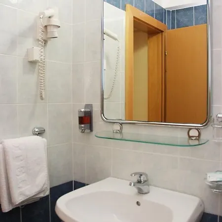 Cubic 3*